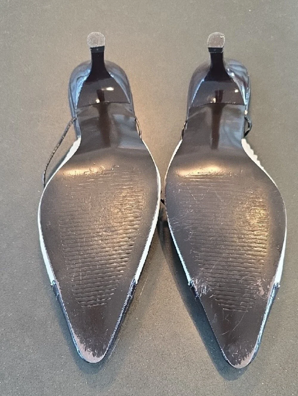 Vintage Two-Tone Pointed Toe Slingback Mules - Black & Cream - Picture 3 of 6